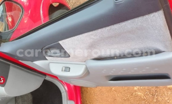 Acheter Neuf Voiture Toyota Yaris Verso Rouge à Foumban, West Cameroon Acheter Neuf Voiture Toyota Yaris Verso Rouge à Foumban, West Cameroon