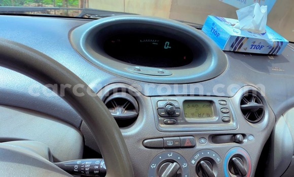 Sayi Na hannu Toyota Yaris Red Mota in Yaounde a Babban Kamaru Sayi Na hannu Toyota Yaris Red Mota in Yaounde a Babban Kamaru