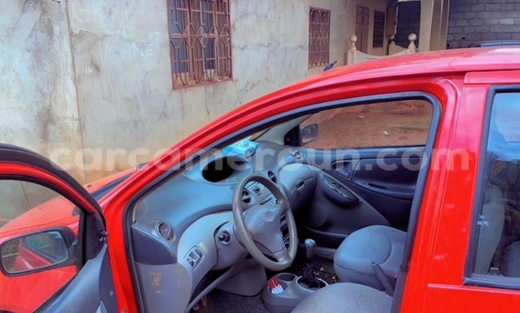 Sayi Na hannu Toyota Yaris Red Mota in Yaounde a Babban Kamaru Sayi Na hannu Toyota Yaris Red Mota in Yaounde a Babban Kamaru