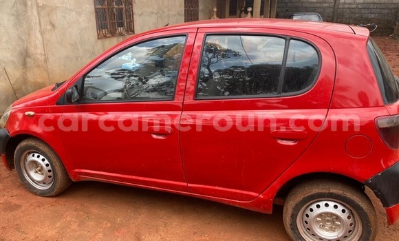 Sayi Na hannu Toyota Yaris Red Mota in Yaounde a Babban Kamaru Sayi Na hannu Toyota Yaris Red Mota in Yaounde a Babban Kamaru