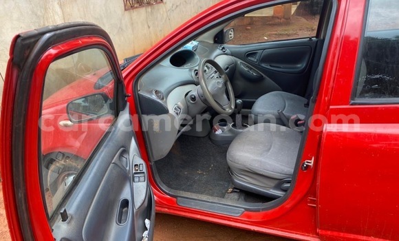Sayi Na hannu Toyota Yaris Red Mota in Yaounde a Babban Kamaru Sayi Na hannu Toyota Yaris Red Mota in Yaounde a Babban Kamaru