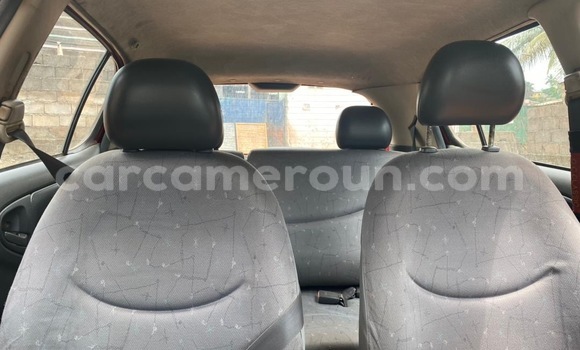 Sayi Na hannu Toyota Yaris Red Mota in Yaounde a Babban Kamaru Sayi Na hannu Toyota Yaris Red Mota in Yaounde a Babban Kamaru