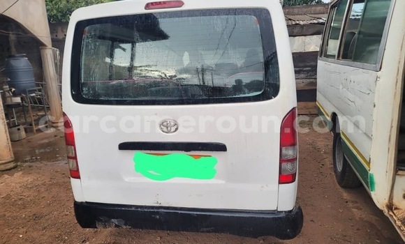 Sayi Sabo Toyota Hiace White Mota in Yaounde a Babban Kamaru Sayi Sabo Toyota Hiace White Mota in Yaounde a Babban Kamaru