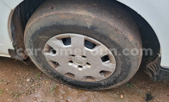 Sayi Sabo Toyota Hiace White Mota in Yaounde a Babban Kamaru Sayi Sabo Toyota Hiace White Mota in Yaounde a Babban Kamaru