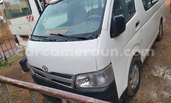 Sayi Sabo Toyota Hiace White Mota in Yaounde a Babban Kamaru Sayi Sabo Toyota Hiace White Mota in Yaounde a Babban Kamaru