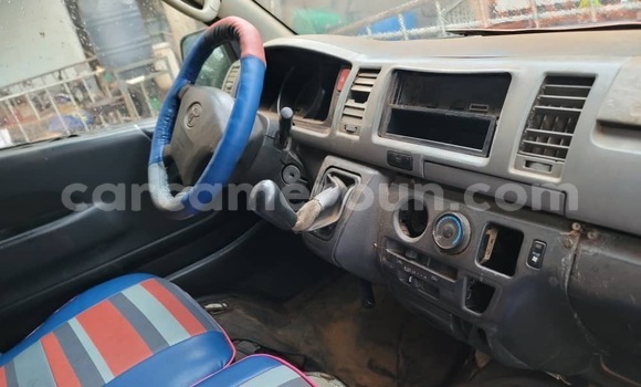 Sayi Sabo Toyota Hiace White Mota in Yaounde a Babban Kamaru Sayi Sabo Toyota Hiace White Mota in Yaounde a Babban Kamaru