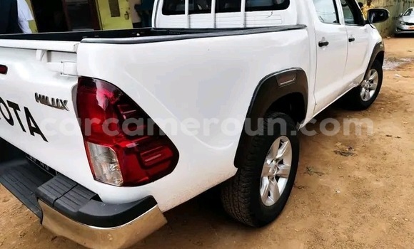 Acheter Neuf Voiture Toyota Hilux Blanc à Douala, Littoral Cameroon Acheter Neuf Voiture Toyota Hilux Blanc à Douala, Littoral Cameroon