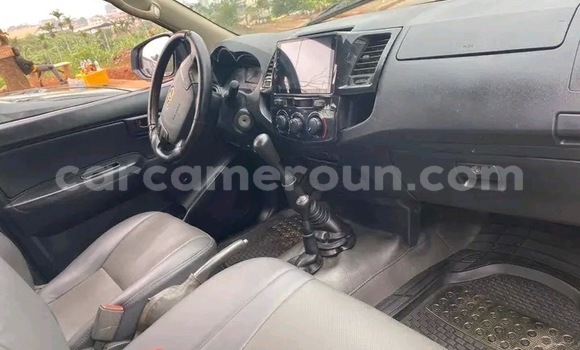 Acheter Neuf Voiture Toyota Hilux Blanc à Douala, Littoral Cameroon Acheter Neuf Voiture Toyota Hilux Blanc à Douala, Littoral Cameroon