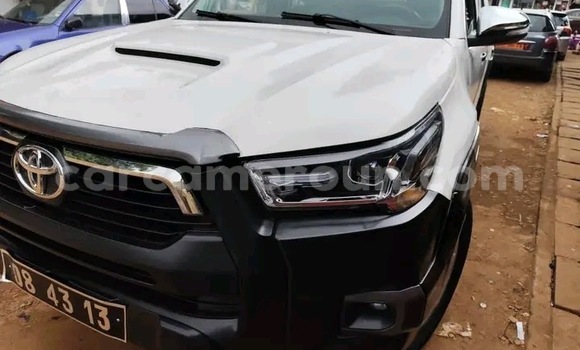 Acheter Neuf Voiture Toyota Hilux Blanc à Douala, Littoral Cameroon Acheter Neuf Voiture Toyota Hilux Blanc à Douala, Littoral Cameroon