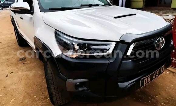 Acheter Neuf Voiture Toyota Hilux Blanc à Douala, Littoral Cameroon Acheter Neuf Voiture Toyota Hilux Blanc à Douala, Littoral Cameroon