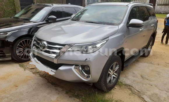 Acheter Occasion Voiture Toyota Fortuner Gris à Douala, Littoral Cameroon