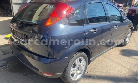 Sayi Sabo Ford Focus Blue Mota in Douala a Ƙasar Kamaru