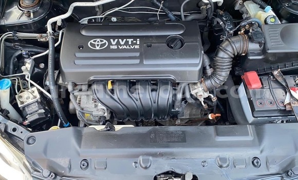 Sayi Na hannu Toyota Corolla Azurfa Mota in Douala a Ƙasar Kamaru Sayi Na hannu Toyota Corolla Azurfa Mota in Douala a Ƙasar Kamaru