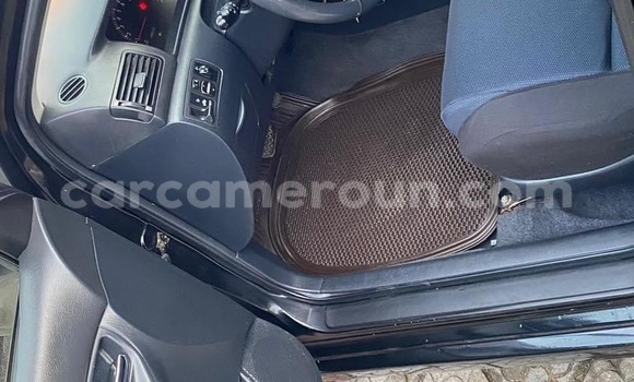 Sayi Na hannu Toyota Corolla Azurfa Mota in Douala a Ƙasar Kamaru Sayi Na hannu Toyota Corolla Azurfa Mota in Douala a Ƙasar Kamaru