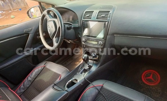 Sayi Na hannu Toyota Avensis Black Mota in Douala a Ƙasar Kamaru Sayi Na hannu Toyota Avensis Black Mota in Douala a Ƙasar Kamaru