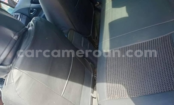 Sayi Na hannu Toyota Avensis Black Mota in Douala a Ƙasar Kamaru Sayi Na hannu Toyota Avensis Black Mota in Douala a Ƙasar Kamaru