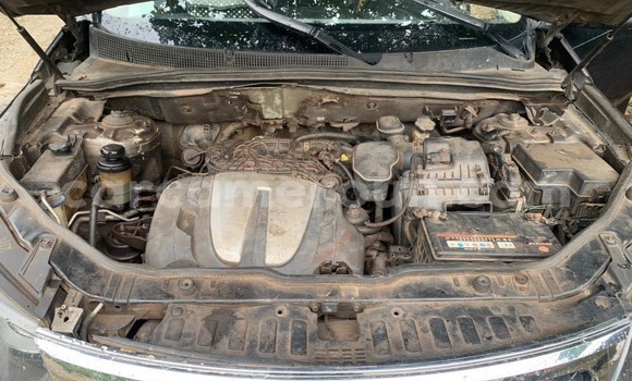 Sayi Na hannu Kia Sorento Azurfa Mota in Douala a Ƙasar Kamaru Sayi Na hannu Kia Sorento Azurfa Mota in Douala a Ƙasar Kamaru