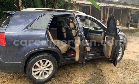 Sayi Na hannu Kia Sorento Azurfa Mota in Douala a Ƙasar Kamaru Sayi Na hannu Kia Sorento Azurfa Mota in Douala a Ƙasar Kamaru