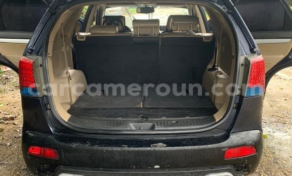 Sayi Na hannu Kia Sorento Azurfa Mota in Douala a Ƙasar Kamaru Sayi Na hannu Kia Sorento Azurfa Mota in Douala a Ƙasar Kamaru