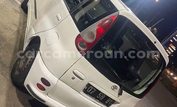 Acheter Occasion Voiture Toyota Yaris Verso Blanc à Douala, Littoral Cameroon Acheter Occasion Voiture Toyota Yaris Verso Blanc à Douala, Littoral Cameroon