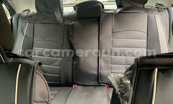 Sayi Na hannu Toyota Avensis Black Mota in Douala a Ƙasar Kamaru Sayi Na hannu Toyota Avensis Black Mota in Douala a Ƙasar Kamaru