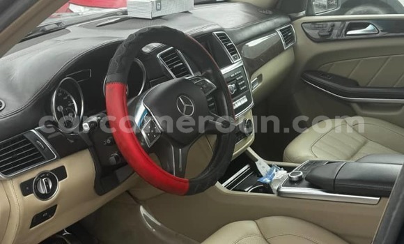 Sayi Na hannu Mercedes‒Benz GLA-klasse Black Mota in Douala a Ƙasar Kamaru Sayi Na hannu Mercedes‒Benz GLA-klasse Black Mota in Douala a Ƙasar Kamaru