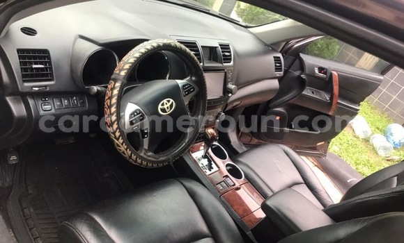 Acheter Occasion Voiture Toyota Highlander Rouge à Douala, Littoral Cameroon Acheter Occasion Voiture Toyota Highlander Rouge à Douala, Littoral Cameroon