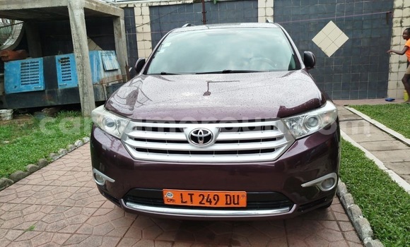Buy Used Toyota Highlander Red Car in Douala in Littoral Cameroon