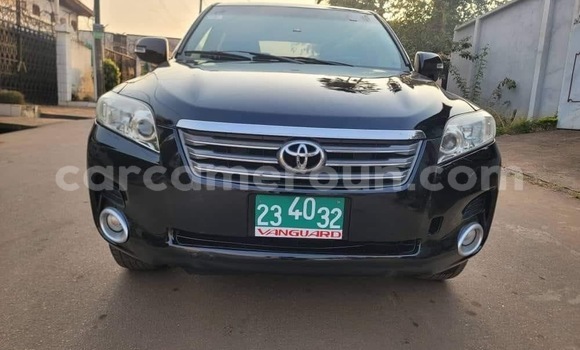 Sayi Na hannu Toyota Vanguard Black Mota in Yaounde a Babban Kamaru