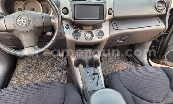 Sayi Na hannu Toyota Vanguard Black Mota in Yaounde a Babban Kamaru Sayi Na hannu Toyota Vanguard Black Mota in Yaounde a Babban Kamaru