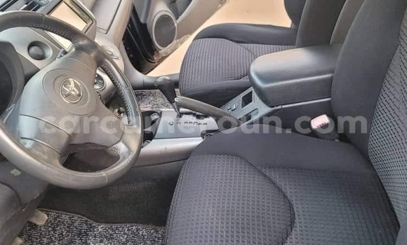 Sayi Na hannu Toyota Vanguard Black Mota in Yaounde a Babban Kamaru Sayi Na hannu Toyota Vanguard Black Mota in Yaounde a Babban Kamaru