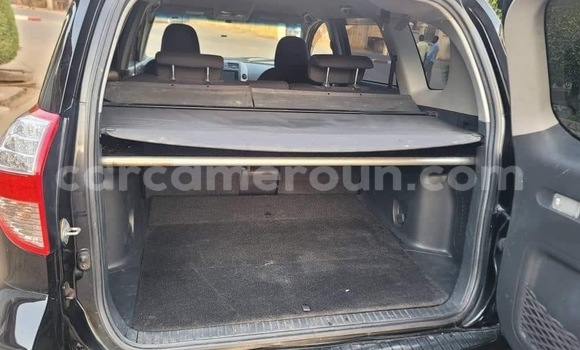 Sayi Na hannu Toyota Vanguard Black Mota in Yaounde a Babban Kamaru Sayi Na hannu Toyota Vanguard Black Mota in Yaounde a Babban Kamaru