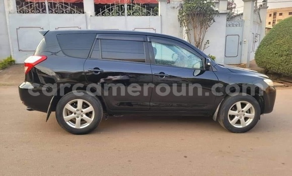 Sayi Na hannu Toyota Vanguard Black Mota in Yaounde a Babban Kamaru Sayi Na hannu Toyota Vanguard Black Mota in Yaounde a Babban Kamaru