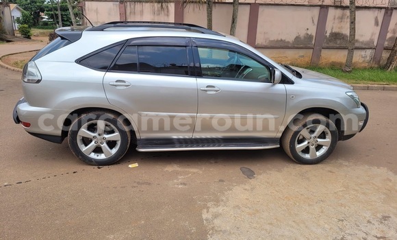 Sayi Na hannu Lexus RX 300 Azurfa Mota in Yaounde a Babban Kamaru Sayi Na hannu Lexus RX 300 Azurfa Mota in Yaounde a Babban Kamaru