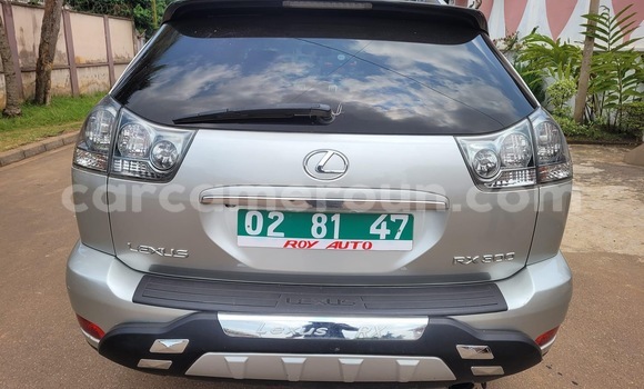 Sayi Na hannu Lexus RX 300 Azurfa Mota in Yaounde a Babban Kamaru Sayi Na hannu Lexus RX 300 Azurfa Mota in Yaounde a Babban Kamaru