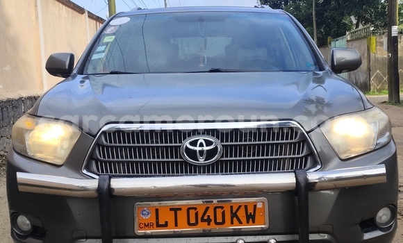 Buy Used Toyota Highlander Silver Car in Douala in Littoral Cameroon Buy Used Toyota Highlander Silver Car in Douala in Littoral Cameroon