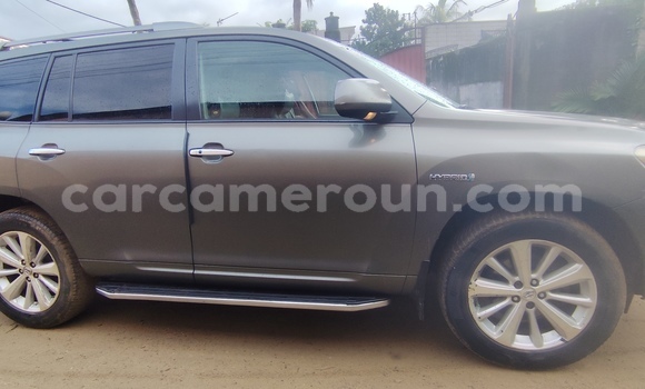 Buy Used Toyota Highlander Silver Car in Douala in Littoral Cameroon Buy Used Toyota Highlander Silver Car in Douala in Littoral Cameroon