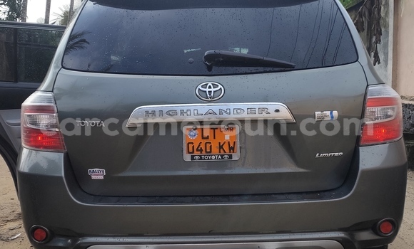 Buy Used Toyota Highlander Silver Car in Douala in Littoral Cameroon Buy Used Toyota Highlander Silver Car in Douala in Littoral Cameroon