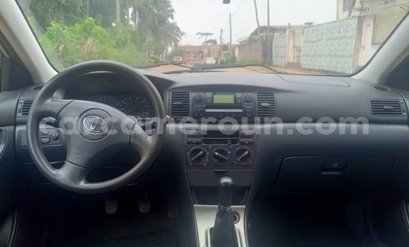 Sayi Na hannu Toyota Corolla Azurfa Mota in Yaounde a Babban Kamaru Sayi Na hannu Toyota Corolla Azurfa Mota in Yaounde a Babban Kamaru