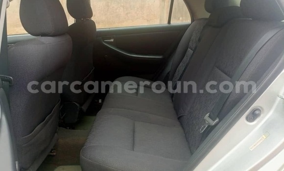 Sayi Na hannu Toyota Corolla Azurfa Mota in Yaounde a Babban Kamaru Sayi Na hannu Toyota Corolla Azurfa Mota in Yaounde a Babban Kamaru