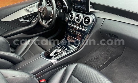 Sayi Na hannu Mercedes‒Benz C–Class Azurfa Mota in Yaounde a Babban Kamaru Sayi Na hannu Mercedes‒Benz C–Class Azurfa Mota in Yaounde a Babban Kamaru