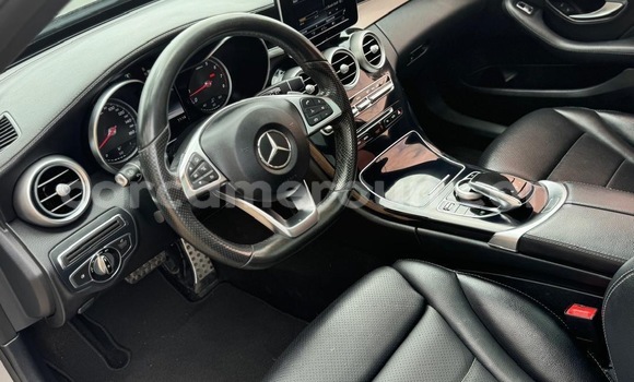 Sayi Na hannu Mercedes‒Benz C–Class Azurfa Mota in Yaounde a Babban Kamaru Sayi Na hannu Mercedes‒Benz C–Class Azurfa Mota in Yaounde a Babban Kamaru