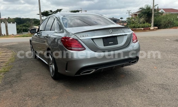 Sayi Na hannu Mercedes‒Benz C–Class Azurfa Mota in Yaounde a Babban Kamaru Sayi Na hannu Mercedes‒Benz C–Class Azurfa Mota in Yaounde a Babban Kamaru