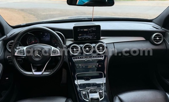 Sayi Na hannu Mercedes‒Benz C–Class Azurfa Mota in Yaounde a Babban Kamaru Sayi Na hannu Mercedes‒Benz C–Class Azurfa Mota in Yaounde a Babban Kamaru