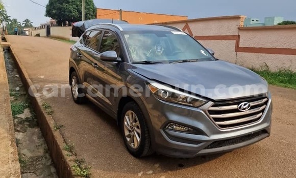 Sayi Na hannu Hyundai Tucson Azurfa Mota in Yaounde a Babban Kamaru