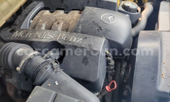 Sayi Na hannu Mercedes‒Benz ML–Class Azurfa Mota in Douala a Ƙasar Kamaru Sayi Na hannu Mercedes‒Benz ML–Class Azurfa Mota in Douala a Ƙasar Kamaru
