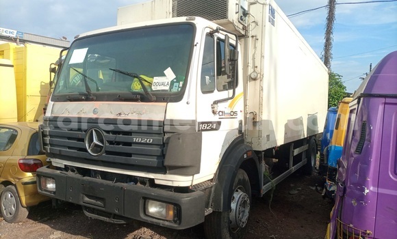 Buy Used Mercedes‒Benz 1824 Beige Truck in Douala in Littoral Cameroon