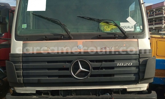 Sayi Na hannu Mercedes‒Benz 1824 M Babbar mota in Douala a Ƙasar Kamaru Sayi Na hannu Mercedes‒Benz 1824 M Babbar mota in Douala a Ƙasar Kamaru
