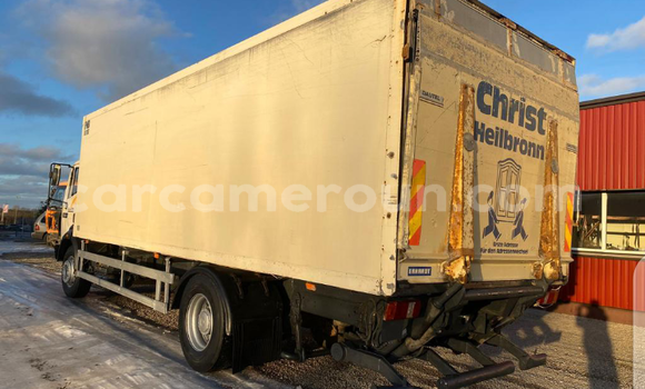 Sayi Na hannu Mercedes‒Benz 1824 M Babbar mota in Douala a Ƙasar Kamaru Sayi Na hannu Mercedes‒Benz 1824 M Babbar mota in Douala a Ƙasar Kamaru