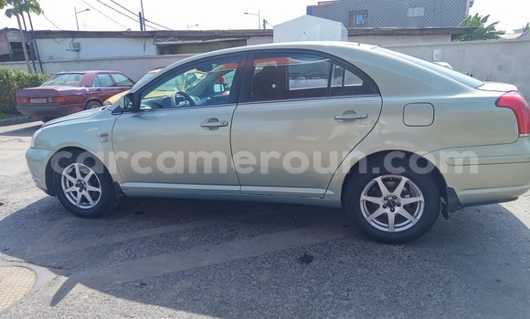 Sayi Na hannu Toyota Avensis Azurfa Mota in Douala a Ƙasar Kamaru Sayi Na hannu Toyota Avensis Azurfa Mota in Douala a Ƙasar Kamaru